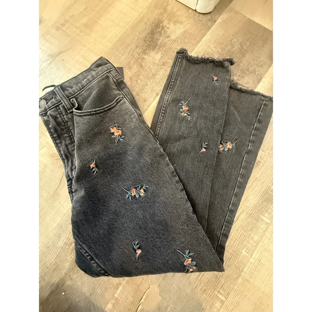 NWT Abercrombie Kids High Rise Skinny Jeans Embroidered Floral - Size 12 (25/0S)